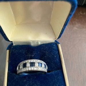 14k Wedding Band made of white Gold with Sapphire and Diamonds